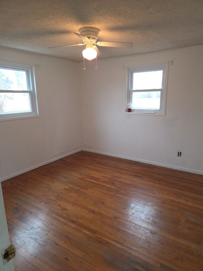 Building Photo - Home in Marion