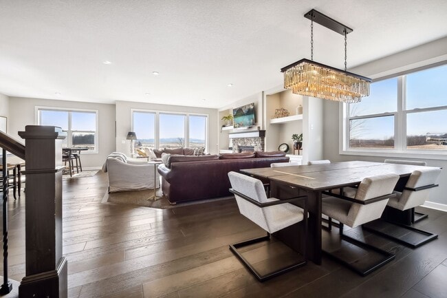 Building Photo - 2275 Lakeshore Point Dr N E