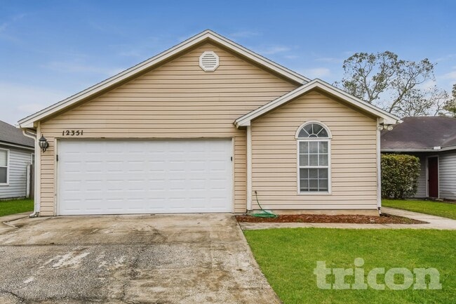 Building Photo - 12351 Silent Brook Trail N