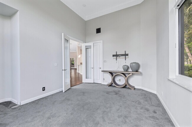 Building Photo - 12020 NW 62nd Ct