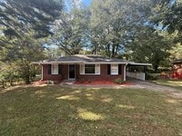 Building Photo - Newly Renovated 3 Bedroom / 1 Bath Ranch w...