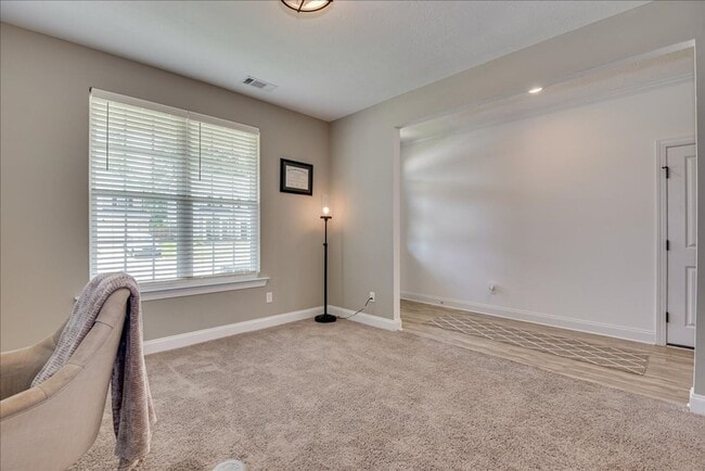 Building Photo - Beautiful Home in a Great Neighborhood