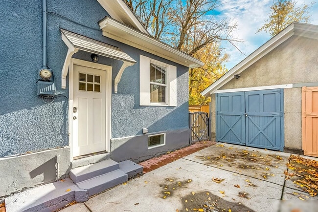 Building Photo - 8 Newell St