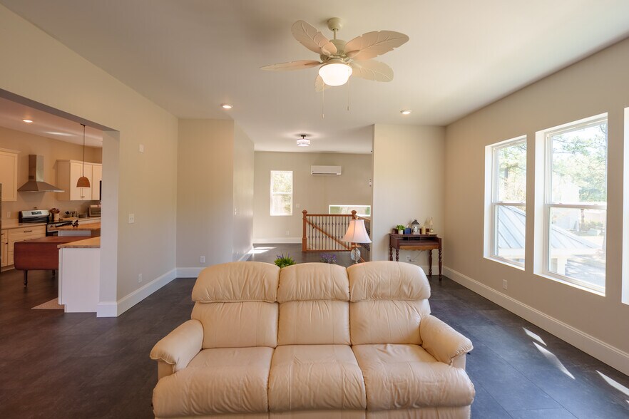 Building Photo - 60 Madison Dr