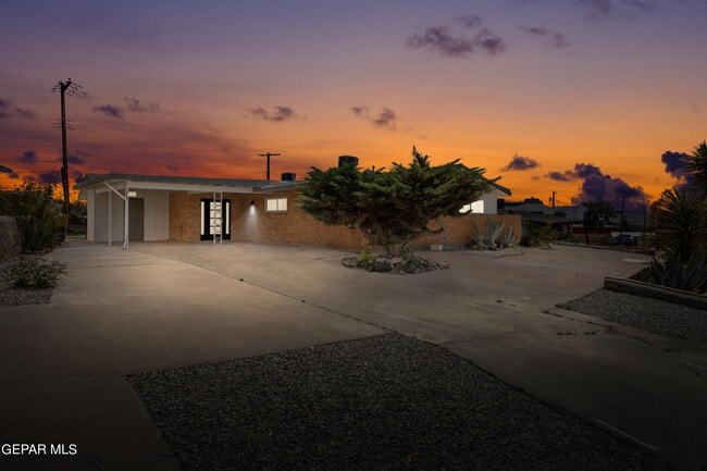 Building Photo - 4317 Larchmont Dr