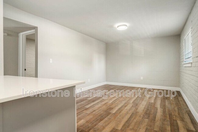 Building Photo - 2618 E 8th St