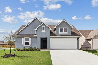 Building Photo - 605 Jane Long Dr