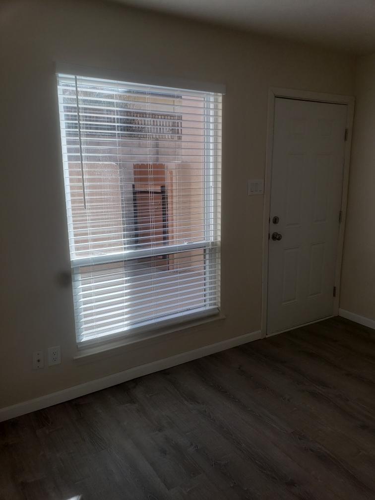 Building Photo - 12220 Menaul Blvd NE