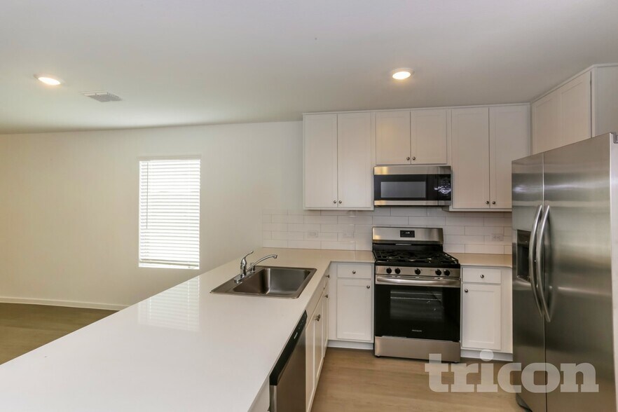 Building Photo - 15244 Dance Hall Dr