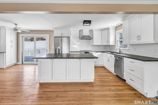 Building Photo - 139 Walnut Tree Hill Rd