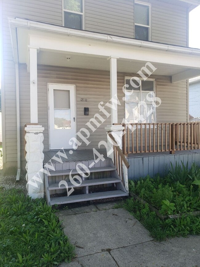 Building Photo - 3 BR House / Section 8 Voucher Accepted