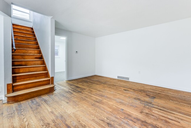 Building Photo - AVAILABLE JUNE 2026! - 2 Bedroom Suburban Vibes in the HEART of the City!!