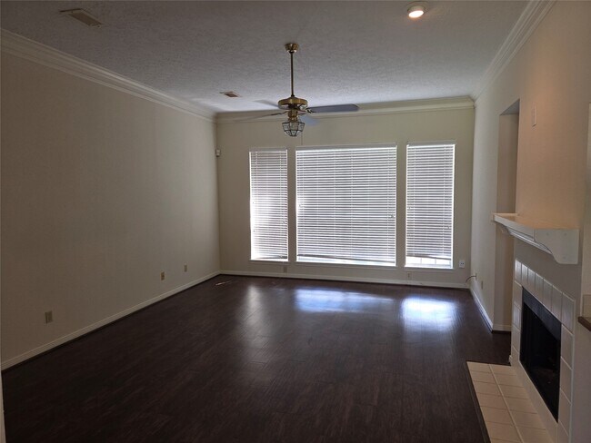 Building Photo - 15114 Farndale Dr