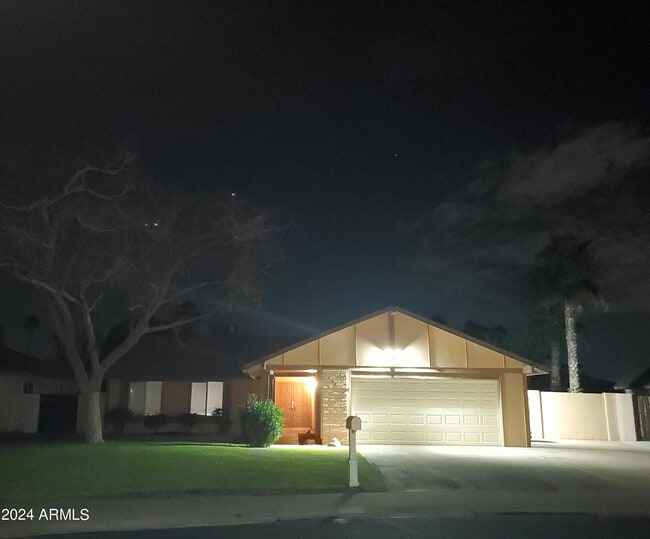 Building Photo - 14237 N 41st Dr