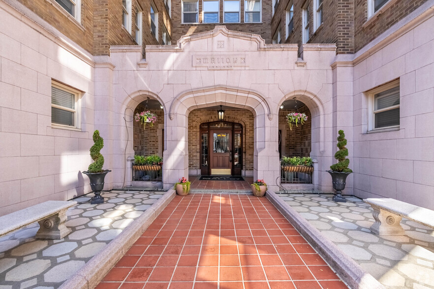 Primary Photo - Malloy Apartment Homes