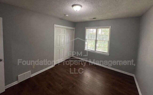 Building Photo - 5369 Scottsdale Ave