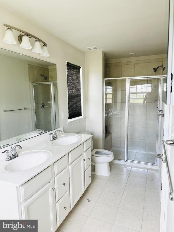 Building Photo - 514 Landing Dr