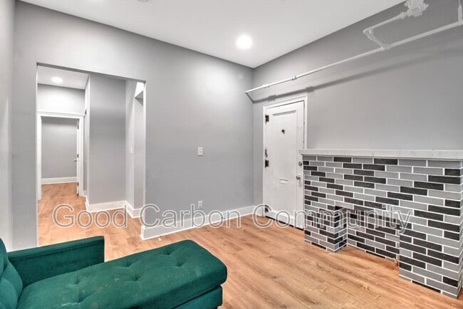 Building Photo - 2809 Main St