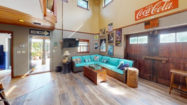 Building Photo - 275 Bonita Dr