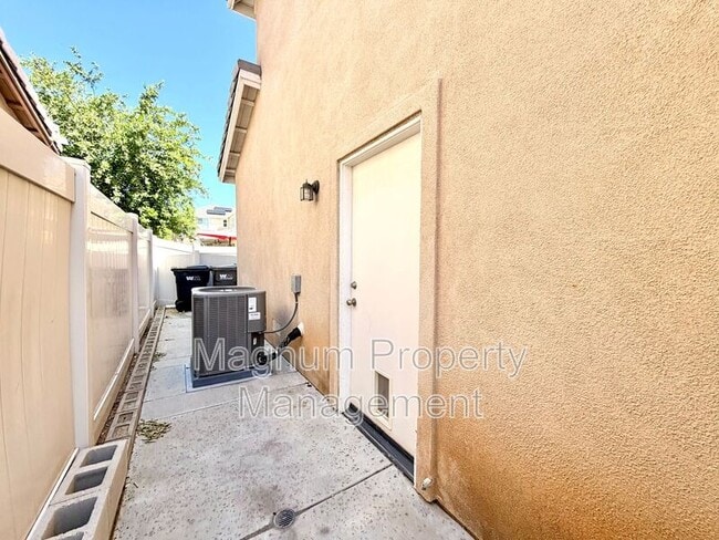 Building Photo - 37239 Ascella Ln