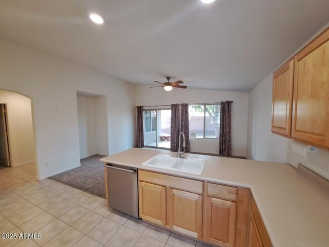 Building Photo - 3707 E Rolling Green Way