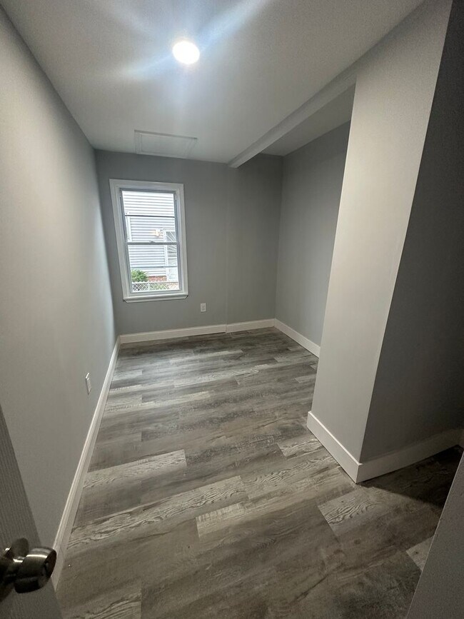 Building Photo - 3bd Single Garfield Section 8 *ALL UTILITIES INCLUDED* *STREET PARKING*