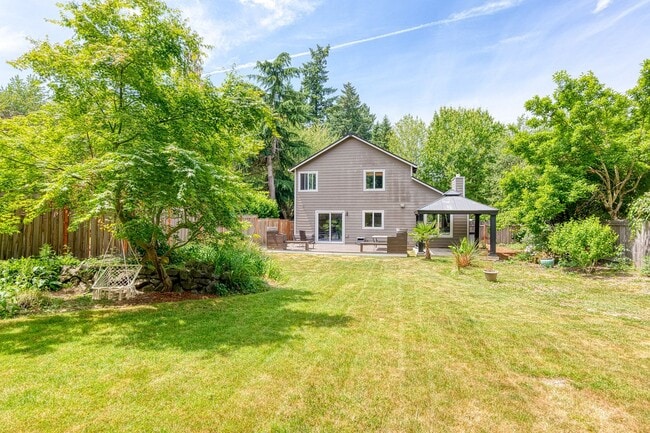 Building Photo - West Beaverton, 3 Bedroom, 2.5 Bath on Large Lot