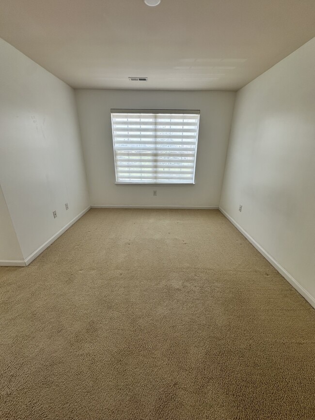 Building Photo - 255 Wilmore Dr