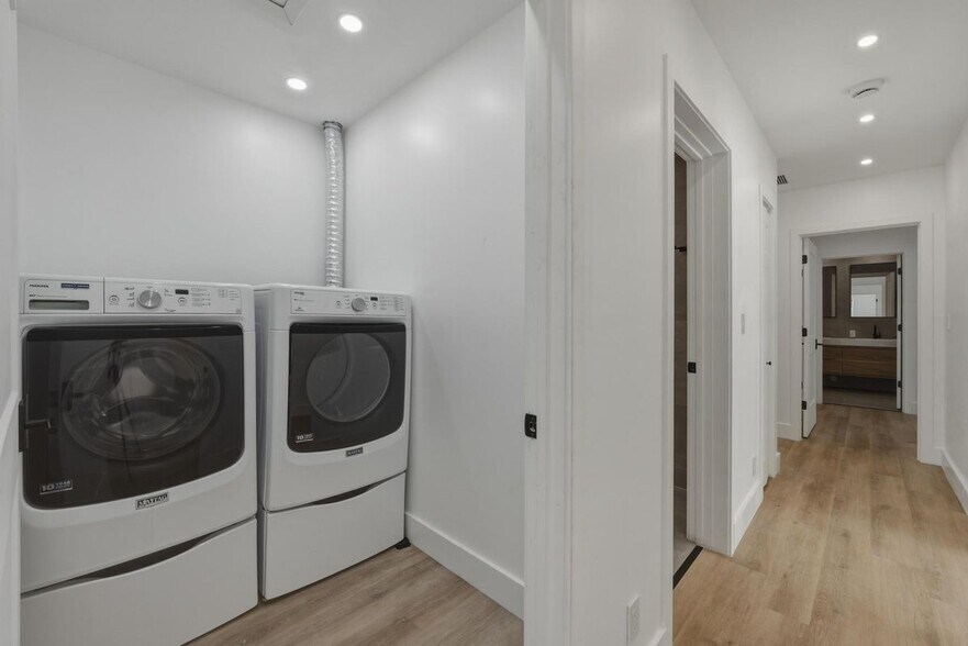 Building Photo - 461 SW 1st St