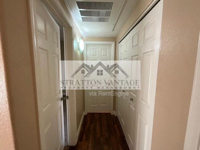 Building Photo - 1825 W Ray Rd