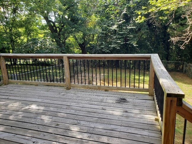 Building Photo - 911 E Rodgers Dr