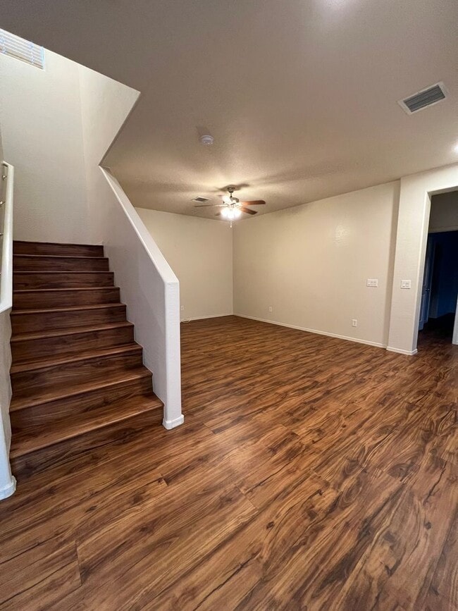 Building Photo - MOVE IN SPECIAL ~ 4 Bedroom in Stoneridge,...