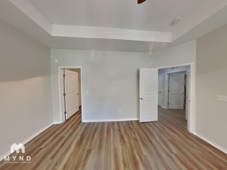 Building Photo - 1120 Sweet Gale Dr