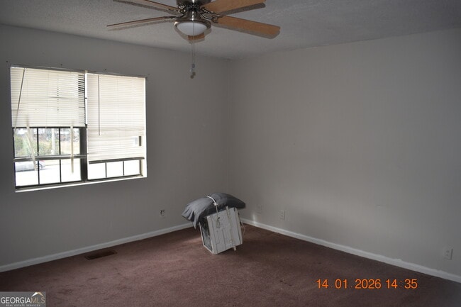 Building Photo - 4934 Log Cabin Dr