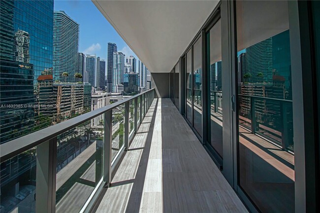 Building Photo - 1451 Brickell Ave