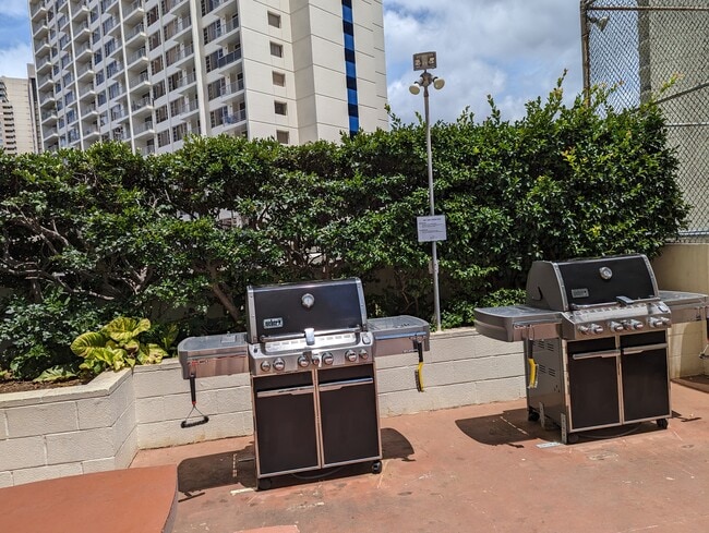 Building Photo - 469 Ena Rd