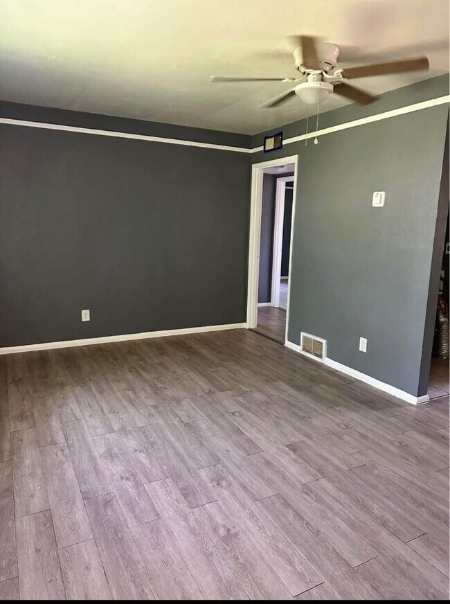 Building Photo - 2711 Duncan Dr