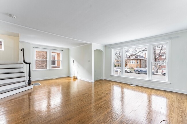 Building Photo - 2817 Maple Ave