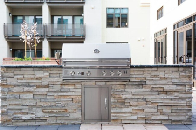 Building Photo - 19800 Vallco Pkwy