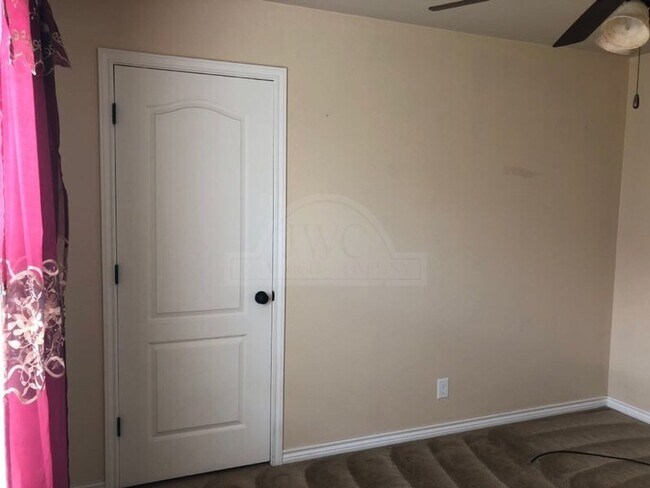 Building Photo - 301 Vega Ln