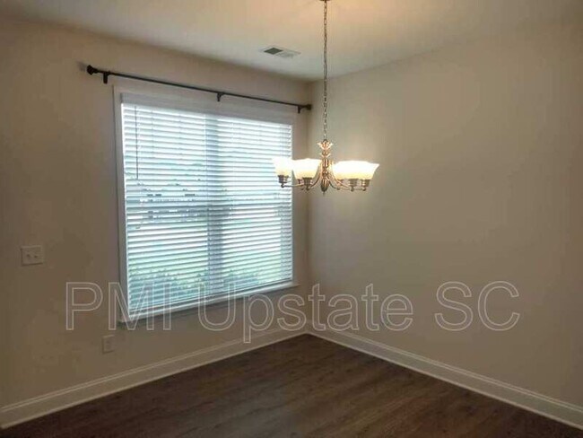 Building Photo - 567 Chantry Ln