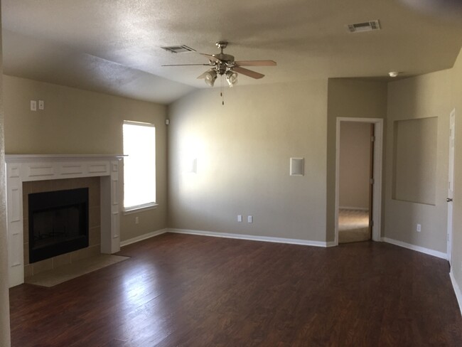 Building Photo - 707 Bighorn Dr