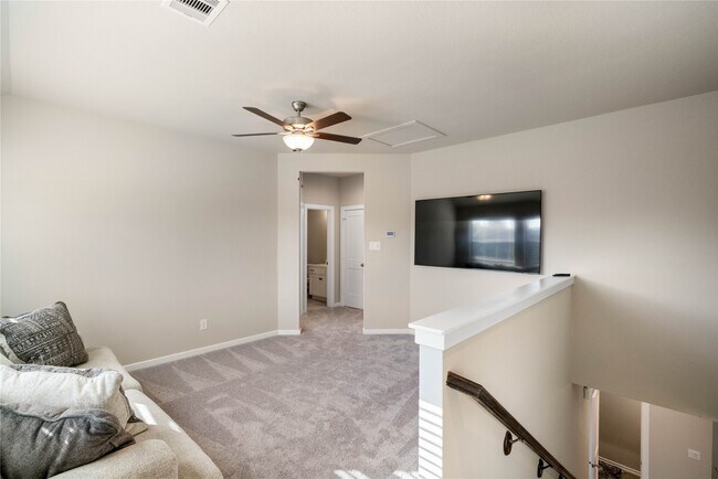 Building Photo - 389 Andes Dr