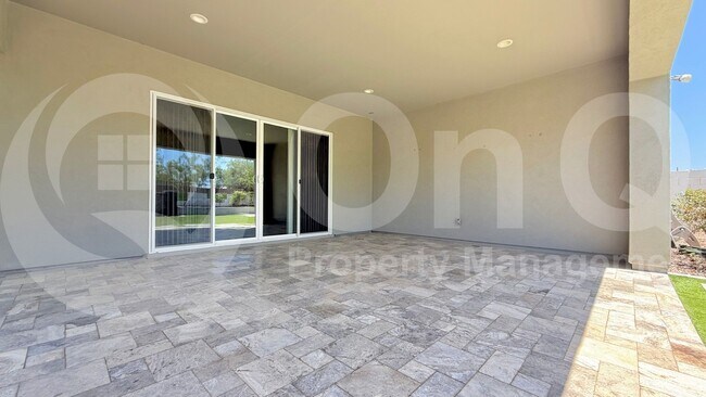 Building Photo - 2141 East Alameda Rd