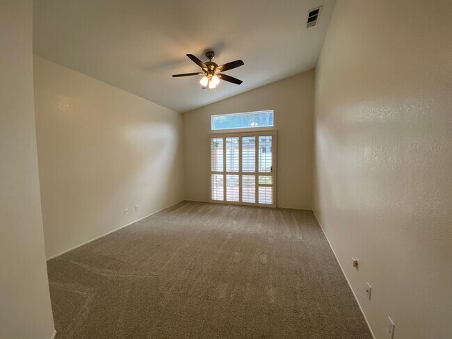 Building Photo - Spacious 3 Bedroom, 2 Bath located in Treasures of Caste Creek Community!