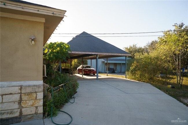 Building Photo - 19 Goldwing Wy