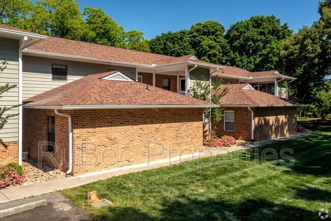 Building Photo - 9517 Newell Hickory Grove Rd