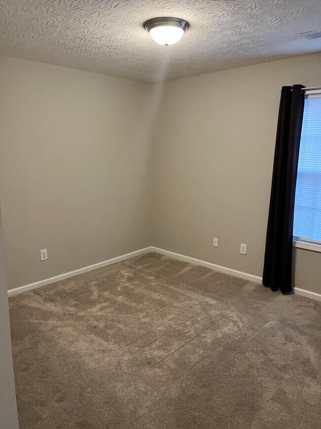 Building Photo - 4405 Lotus Ln