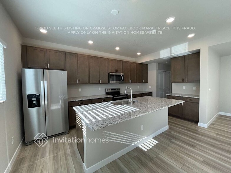 Building Photo - 13553 Arriba Dr