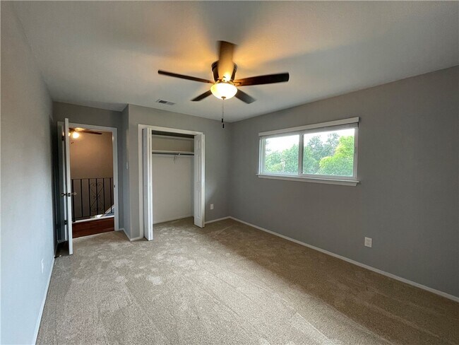 Building Photo - 7415 Shadywood Dr